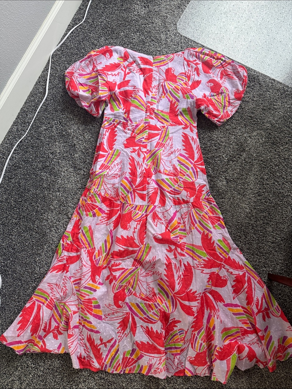 FarmRio Women's Pink & Red Floral Puff-Sleeve Midi Dress - Picture 3 of 3